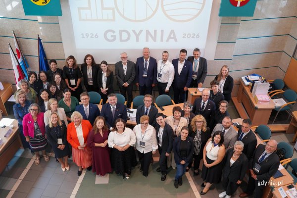 Delegacje 12 miast siostrzanych z całego świata świętowały w Gdyni