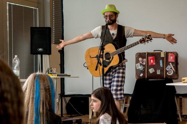 Baw się muzyką i zbuduj własny instrument