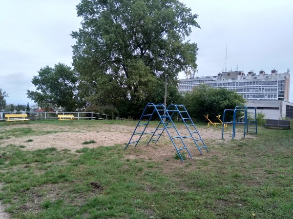 Co zmieni się na placu zabaw przy ul. Lelewela?