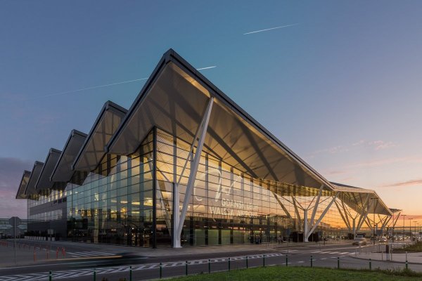 3 miliony pasażerów lotniska