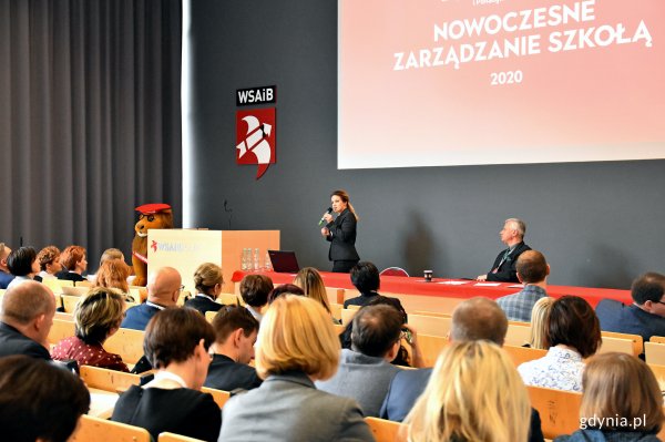 Gdyńscy dyrektorzy szkół rozwijają kompetencje