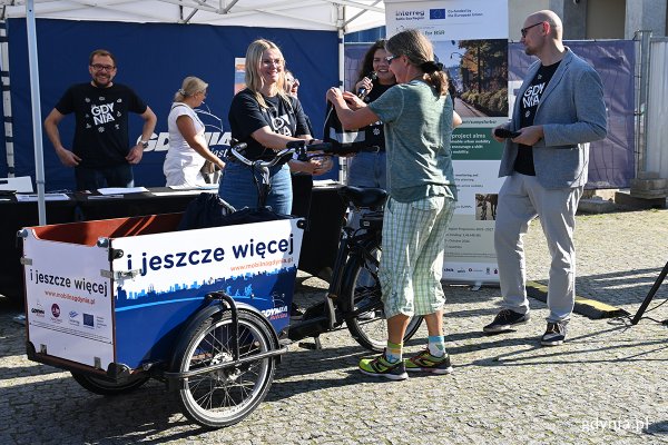 Dzień bez samochodu na placu Konstytucji