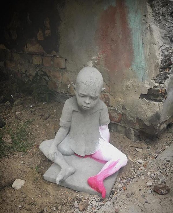 Rzeźba Gdyńskiego Banksy’ego znaleziona w stolicy