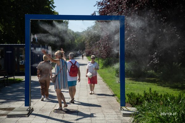 Kurtyny wodne dla ochłody. Gdynia pomaga przetrwać falę upałów