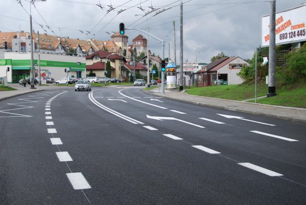 Płynniejszy ruch na skrzyżowaniu na Dąbrowie