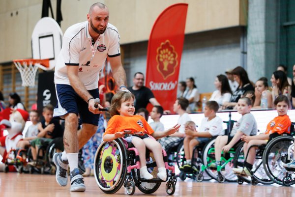 Marcin Gortat Camp 2017 -trening dla dzieci z niepełnosprawnością ruchową
