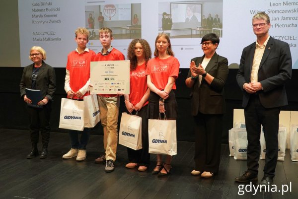 Przed nami kolejna edycja konkursu Junior Biznes. Laureaci przygotowują się do zmagań finałowych