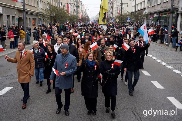 Mieszkańcy wspólnie świętowali 106. rocznicę odzyskania niepodległości