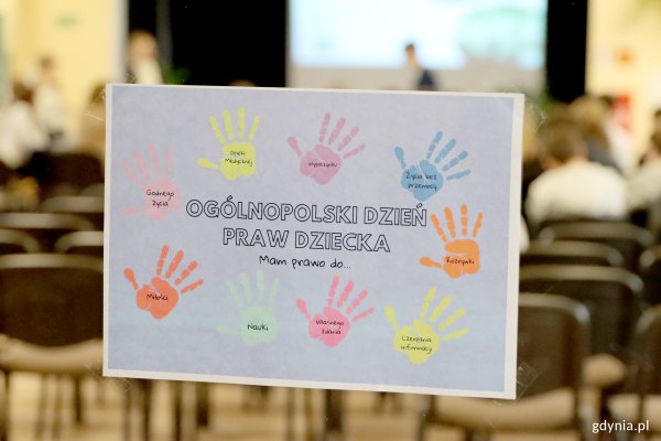 Prawa dziecka w praktyce: finał szkolnego Turnieju Debat Oksfordzkich w ALO 