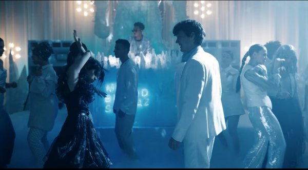 Lampy z Gdyni w kultowej scenie najnowszego hitu Netflixa