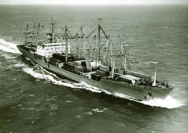 Pływająca ceramika z portem i herbem