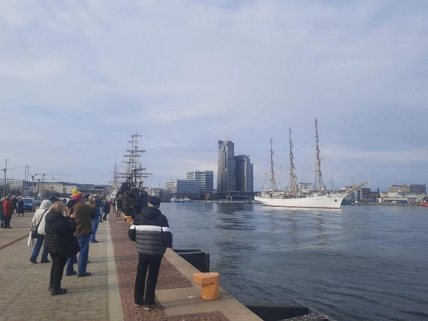 „Dar Młodzieży” w drodze do Antwerpii