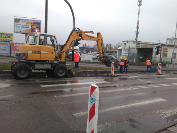 Nowa nawierzchnia na skrzyżowaniu ulicy Hutniczej z Pucką