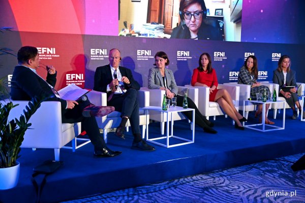 O mieszkalnictwie i rynku pracy na EFNI