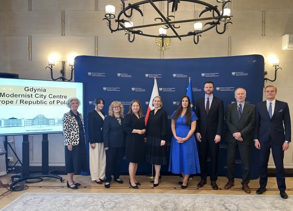 Z korpusem dyplomatycznym o staraniach o wpis na Listę Światowego Dziedzictwa UNESCO 