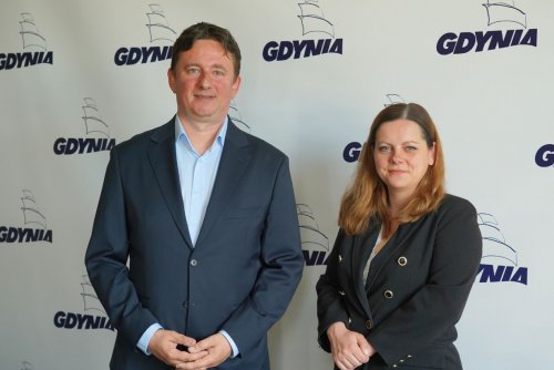 Na zdjęciu (od lewej): pełnomocnik ds. rad dzielnic Paweł Korycki i prezydent Gdyni Aleksandra Kosiorek (fot. Natalia Kawalerowicz)