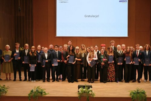 We wrześniu w wyróżnionym gronie stypendystów znalazło się 37 absolwentek i absolwentów szkół ponadpodstawowych w Gdyni (fot. Magdalena Starnawska)