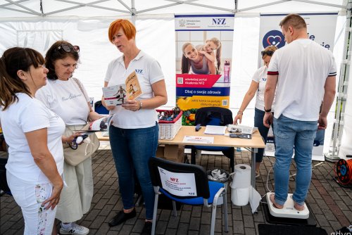 Stoiska strefy zdrowia podczas „Derbów dla zdrowia” na Narodowym Stadionie Rugby w Gdyni (fot. Kamil Złoch / zdjęcie archiwalne)