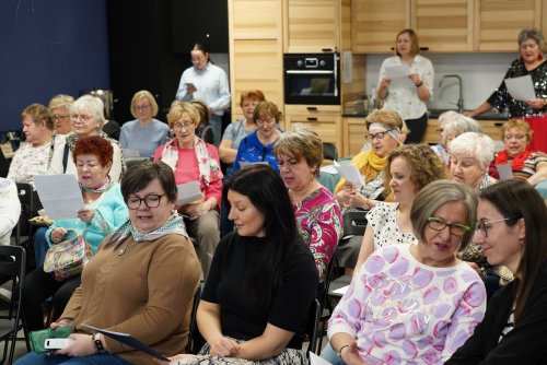 Spotkanie w Klubie Seniora Chabrowa 43. Na zdjęciu m.in. radna Gdyni Emilia Rogała (fot. Magda Ślizewska)