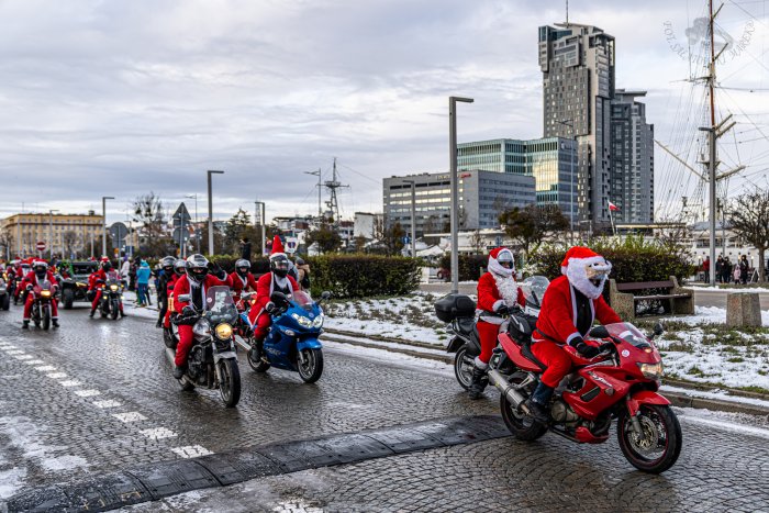 W tym roku mikołaje wyruszą z Gdańska, a paradę zakończą w Gdyni (fot. Trójmiejskie Stowarzyszenie Motocyklowe/archiwum)