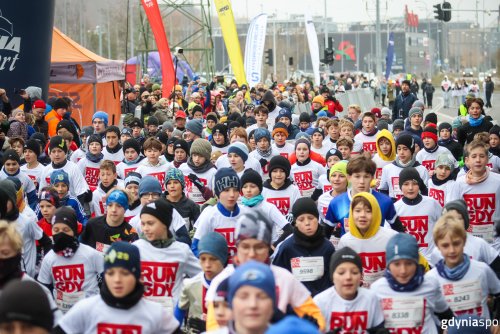 Start biegów młodzieżowych (fot. Wojciech Szymański)