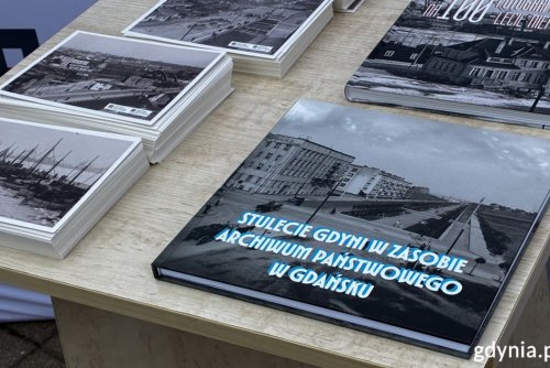 6 sierpnia na Placu Kaszubskim odbył się uroczysty wernisaż archiwalnego fotoplastikonu (fot. Zofia Marczak)