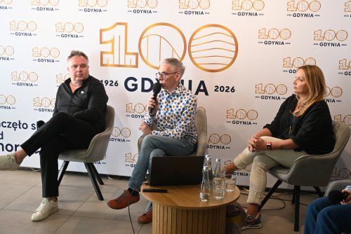Gdynia będzie miała własny LipDub. Wydarzenie zapowiedzieli: dyrektor Gdyńskiego Centrum Filmowego Jerzy Rados, operator ii wykładowca Sławomir Pultyn, rezyserka i producentka Olga Bieniek (Fot. Dorota Patzer)