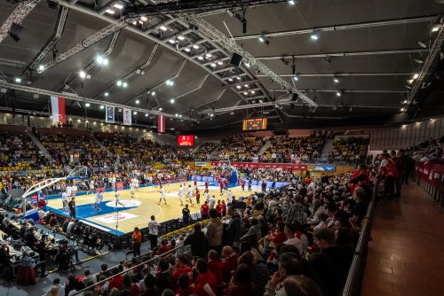 Bilety zarówno na piłkarskie derby, jak i na mecz kadry wyprzedano w całości (fot. Dawid Linkowski/gdyniasport.pl)
