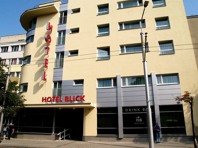 Hotel Blick widok budynku z zewnątrz
