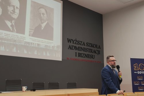 Pierwszy wykład z okazji 100-lecia Gdyni (fot. Dorota Patzer)