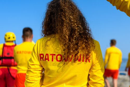 O bezpieczeństwo plażowiczów dbają ratownicy (fot. Gdyńskie Centrum Sportu)