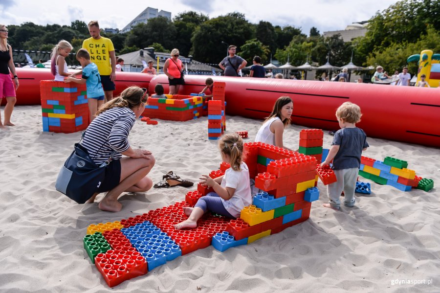 Festyn „Pożegnanie wakacji” na plaży miejskiej w Gdyni // fot. Dawid Linkowski