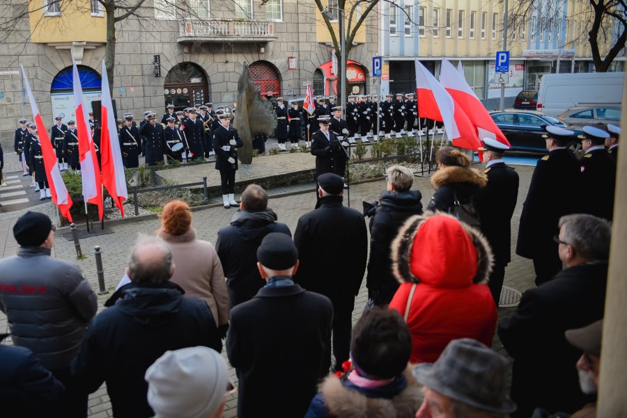 Miejskie uroczystości pod pomnikiem Ofiar Terroru Komunistycznego przy ul. Pułaskiego, fot. st. chor. szt. mar. Piotr Leoniak