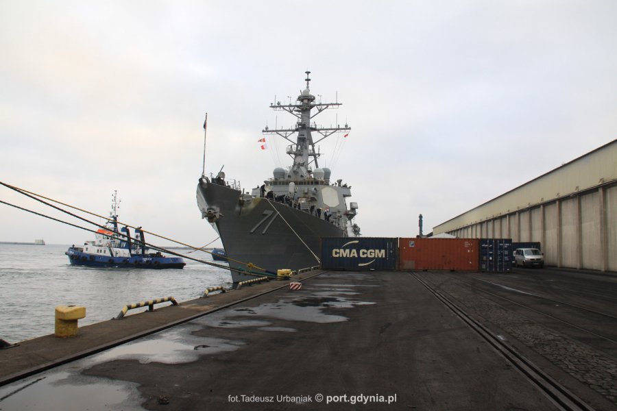 Niszczyciel amerykańskiej marynarki wojennej USS Ross DDG-7 zacumował przy nabrzeżu Francuskim, fot. Tadeusz Urbaniak