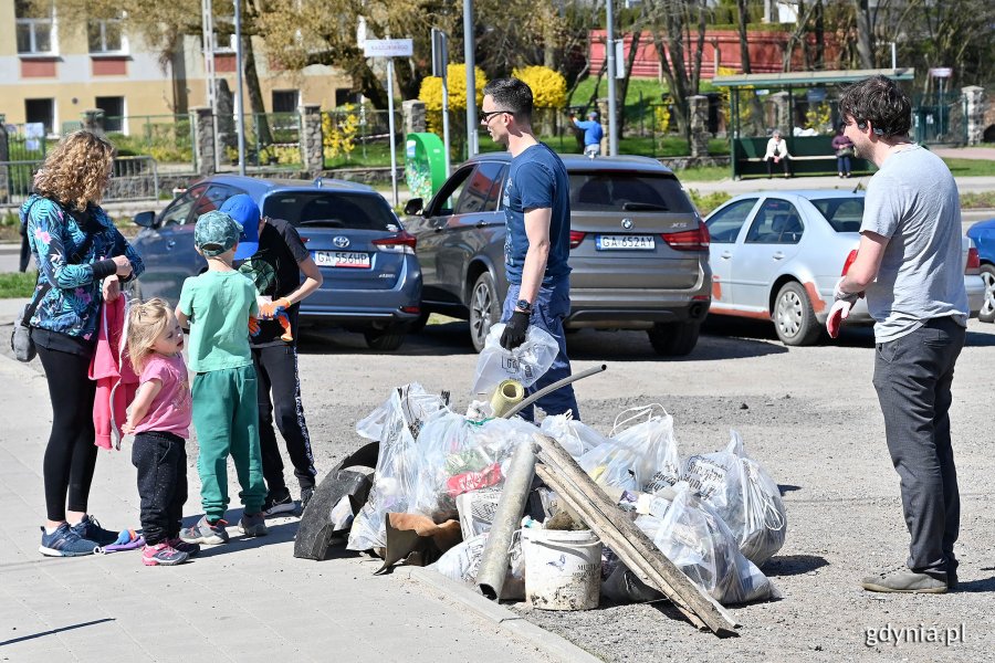 Wspólne sprzątanie w Wielkim Kacku 