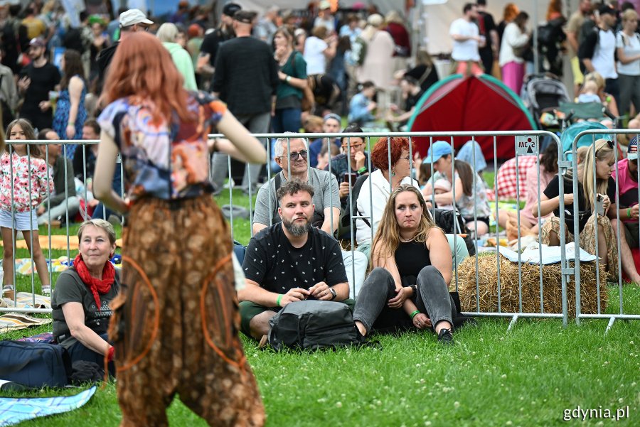 Publiczność podczas jednego z koncertów w ramach Globaltiki w parku Kolibki 