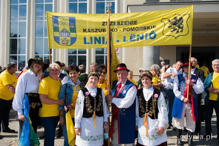 Kaszubi przyjeżdżali z całego regionu m.in. pociągami Transcassubia z Helu oraz Chojnic (fot. Paweł Budziński)