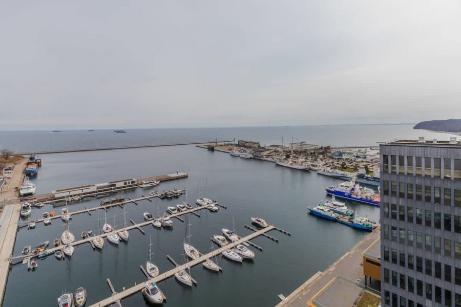 Widokna marinę z okna w obiekcie Sea Towers 6A/152