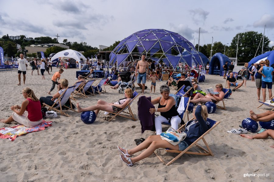 Festyn „Pożegnanie wakacji” na plaży miejskiej w Gdyni // fot. Dawid Linkowski
