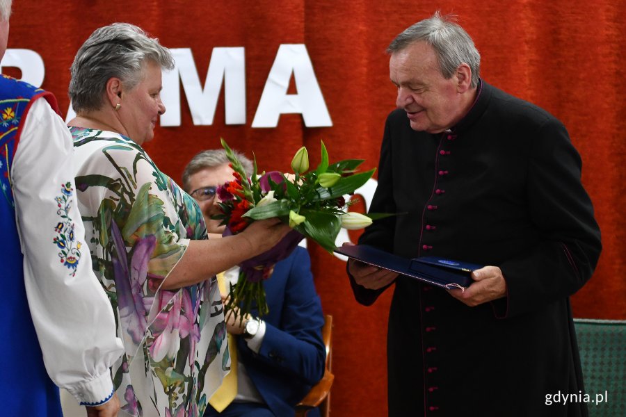 ks. prałat Daniel Nowak - laureat medalu „Srebrna Tabakiera Abrahama” // fot. Michał Puszczewicz