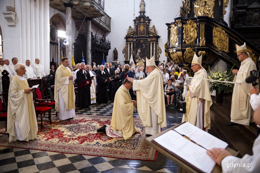 Uroczystość święcenia biskupiego księdza Piotra Przyborka.