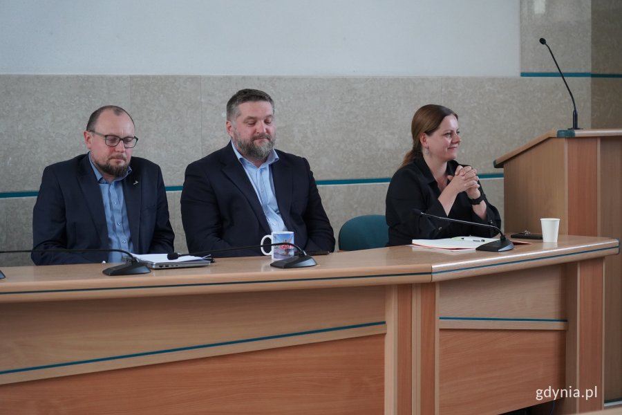 Na zdjęciu od lewej: Mariusz Bzdęga, Tadeusz Szemiot i Aleksandra Kosiorek (fot. Karolina Szypelt)