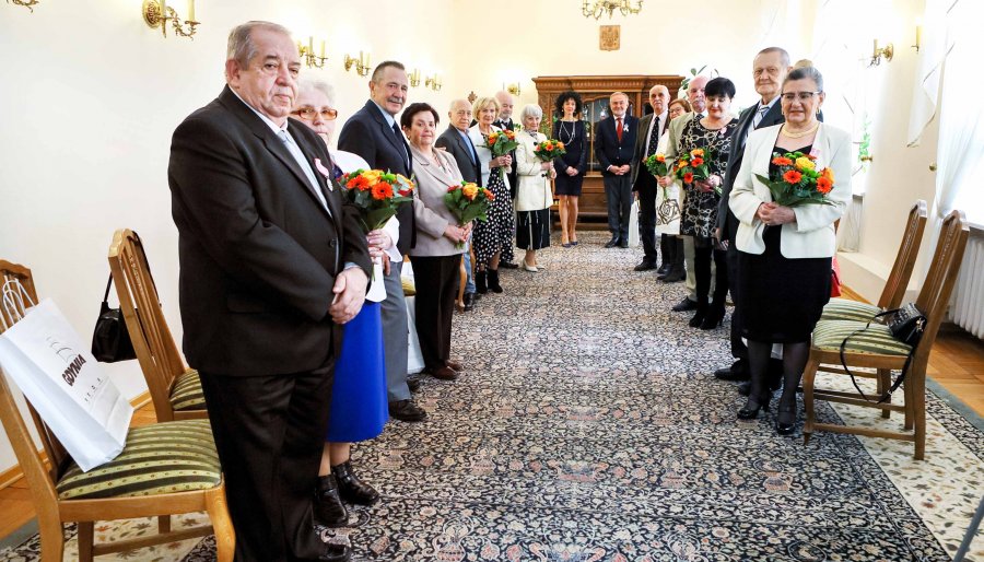 Na zdj. pary, które brały udział w uroczystości 4 kwietnia o godz. 15:00, fot. Marek Grabarz