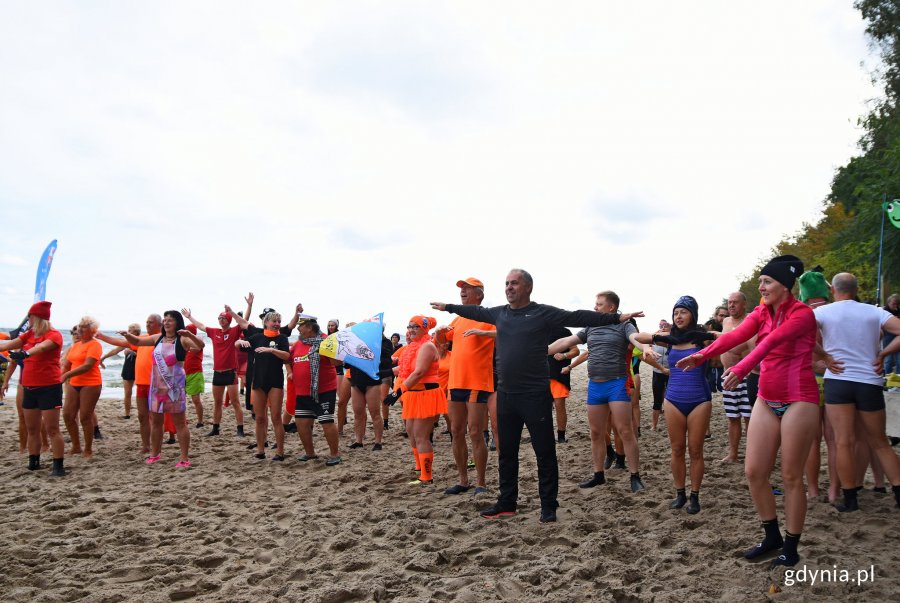 Początek sezonu na morsowanie na gdyńskiej plaży, fot. Kamil Złoch