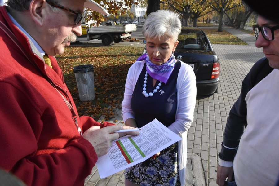 Zbiórka krwi przed Urzędem Miasta Gdyni // fot. Lechosław Dzierżak