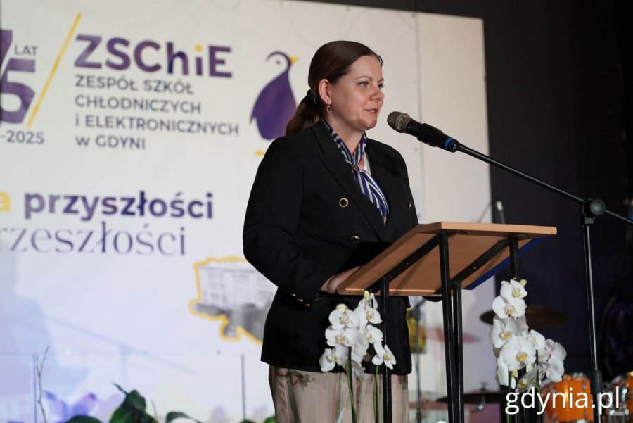 Aleksandra Kosiorek, prezydent Gdyni podczas jubileuszu szkoły (fot. Magdalena Starnawska)