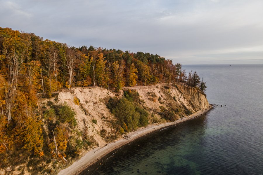 Charakterystyczny, malowniczy klif // fot. Karol Stańczak 