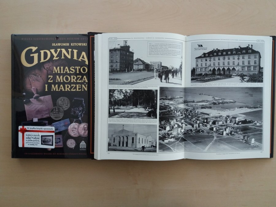 Książki, które znajdują się w Miejskiej Informacji Turystycznej // fot. facebook.com/informacjaturystycznagdynia