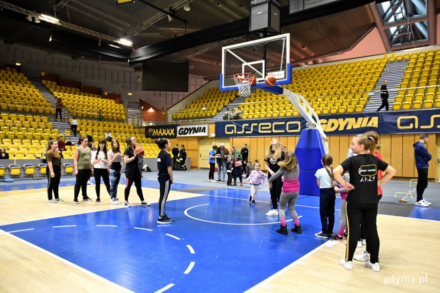 W Gdyni odbył się specjalny festyn sportowy „Ruszajmy się – razem” dla uczniów gdyńskich podstawówek // fot. Magdalena Czernek