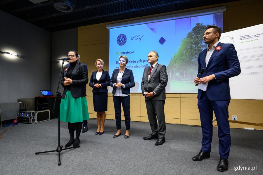 W konferencji na temat stworzenia paktu Klimatycznej Koalicji Miast i Gmin wzięli udział (od lewej): Aleksandra Dulkiewicz - prezydent Gdańska, Katarzyna Kierzek-Koperska – zastępca prezydenta Poznania, Hanna Zdanowska - prezydent Łodzi oraz Wojciech Szczurek - prezydent Gdyni // fot. Dawid Linkowski